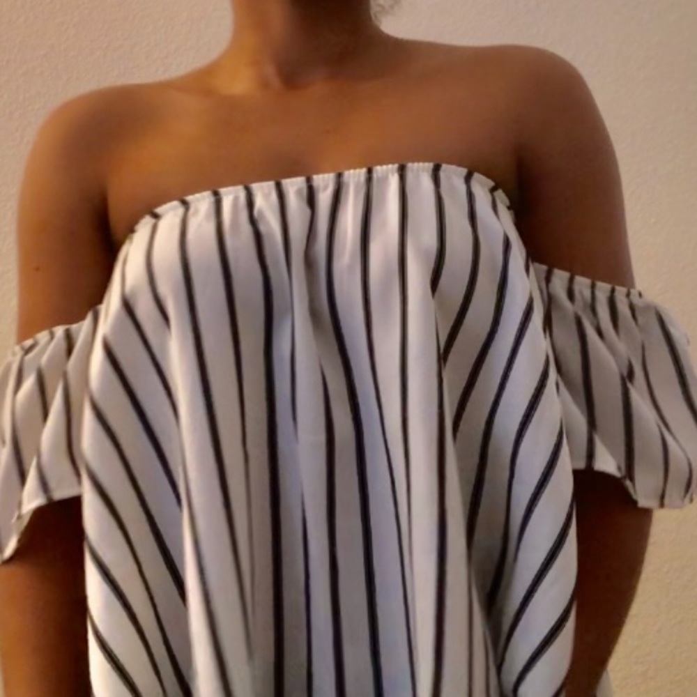 Black and White Off the shoulder top